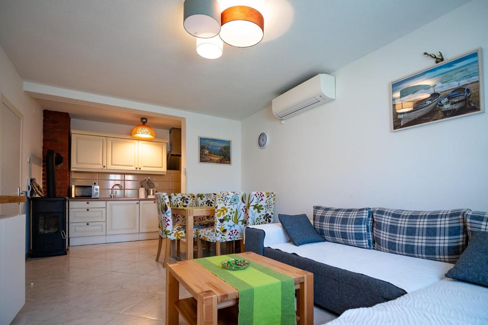 Apartments Kaja Постира Екстериор снимка