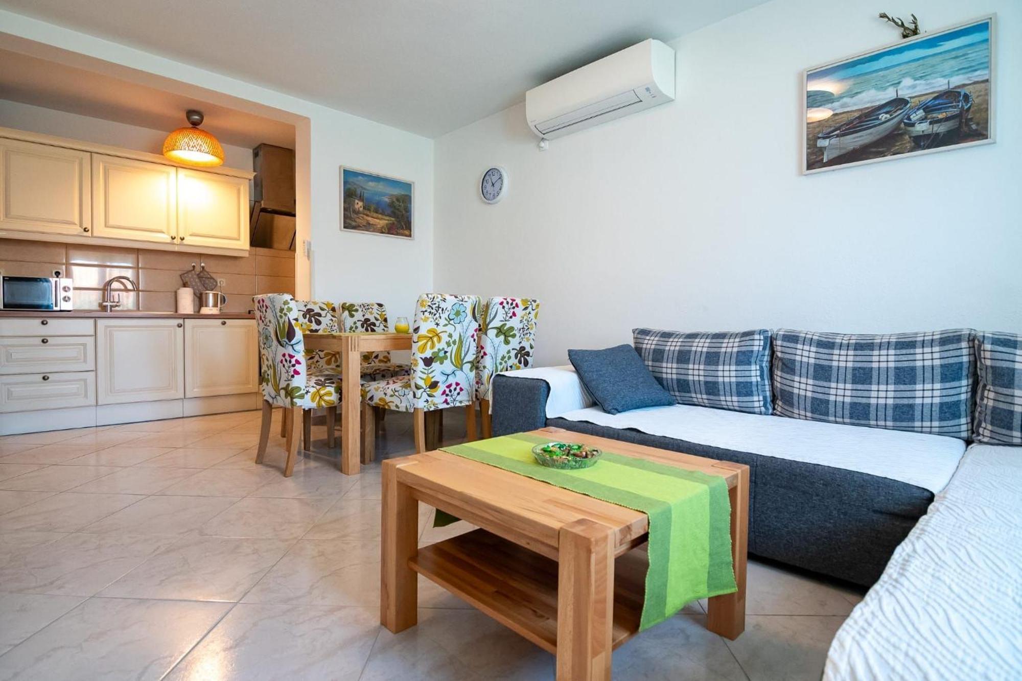 Apartments Kaja Постира Екстериор снимка