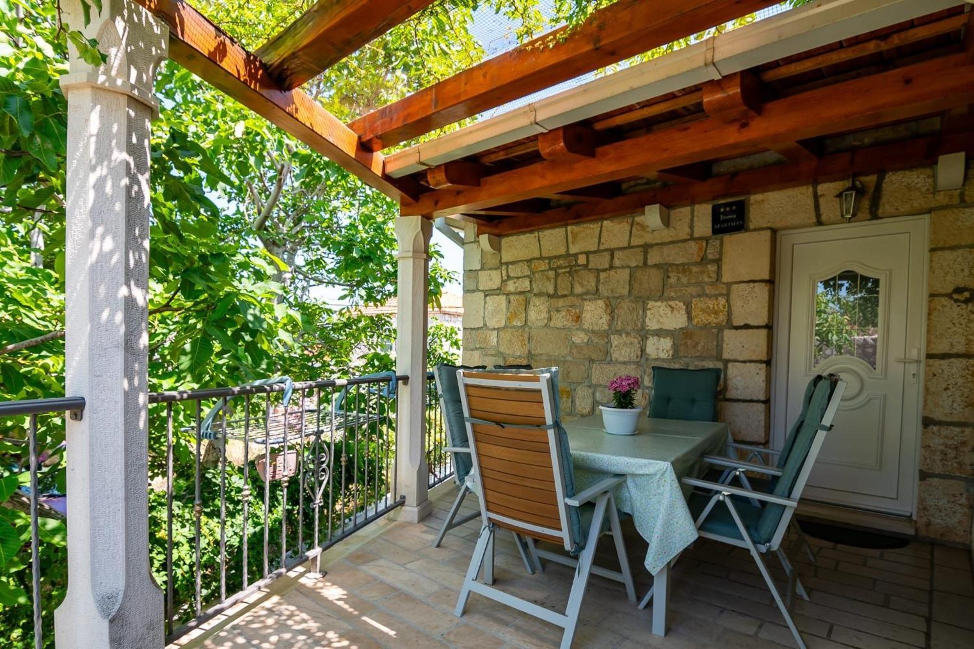 Apartments Kaja Постира Екстериор снимка